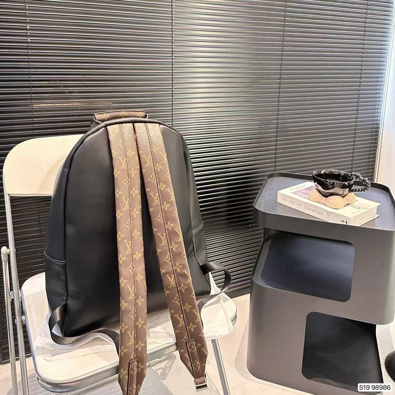 LV ユニセックス老眼用バックパック【50％割引+送料無料】