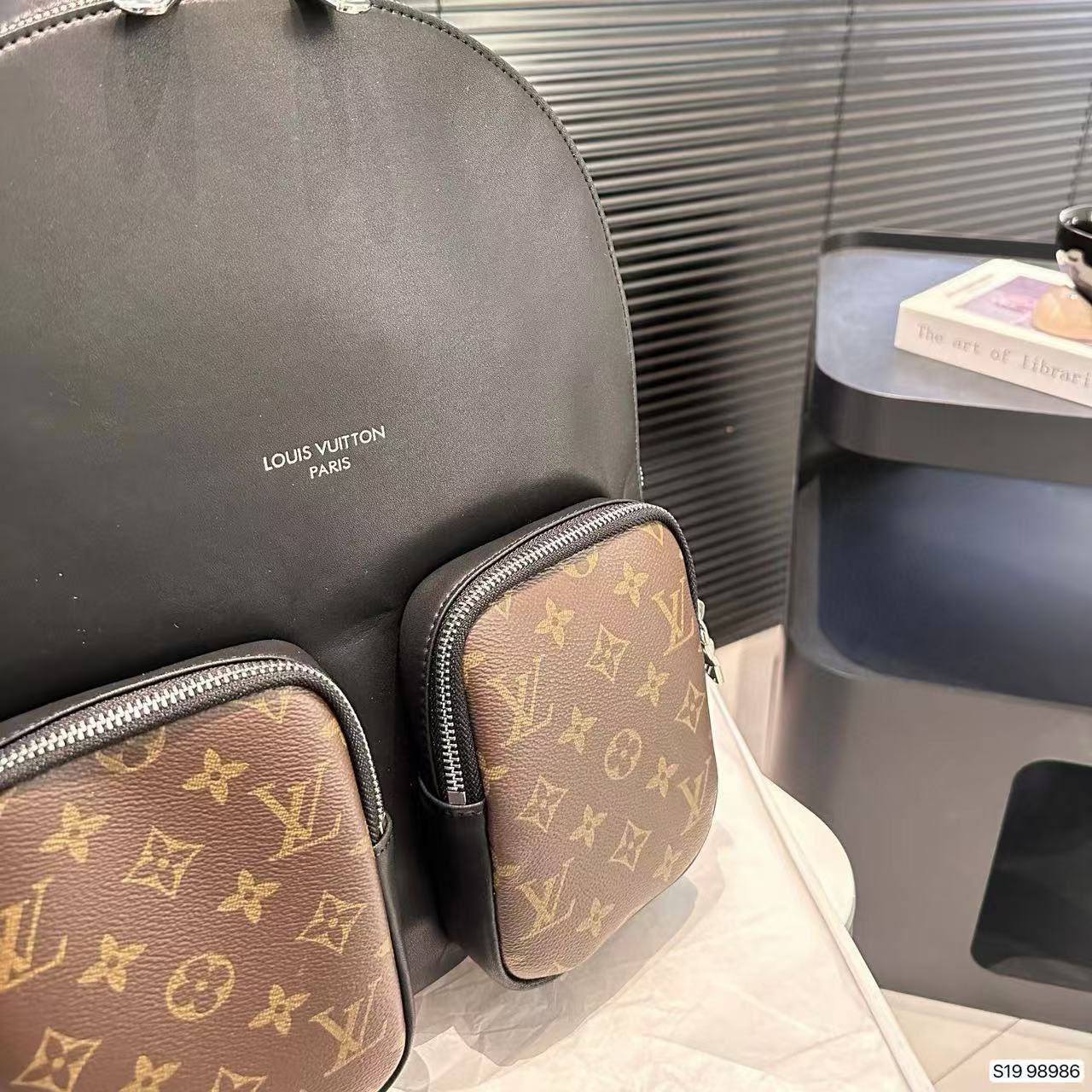 LV ユニセックス老眼用バックパック【50％割引+送料無料】