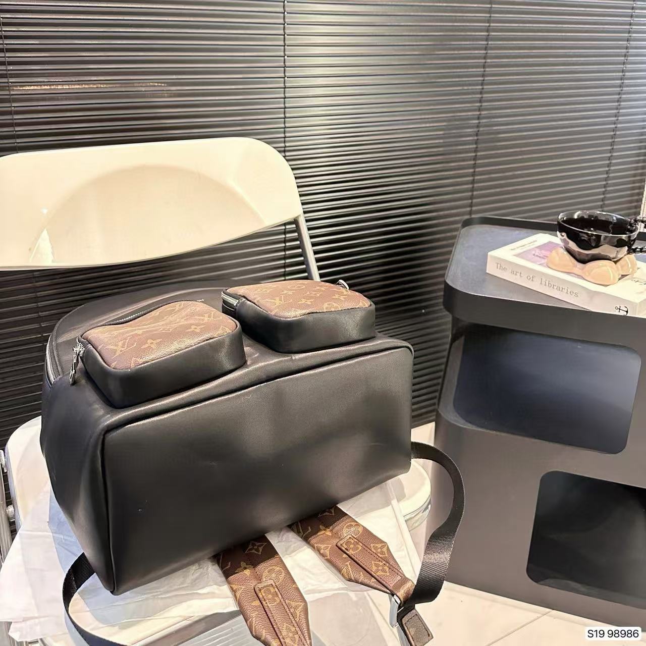 LV ユニセックス老眼用バックパック【50％割引+送料無料】