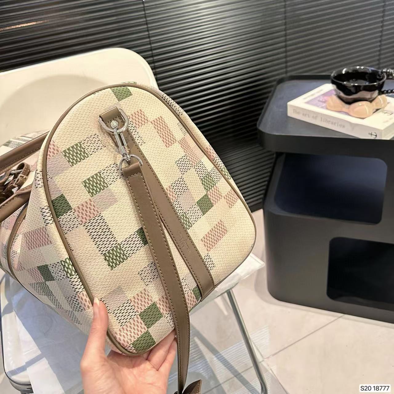 LV チェッカーボード トラベルバッグ【50％割引+送料無料】