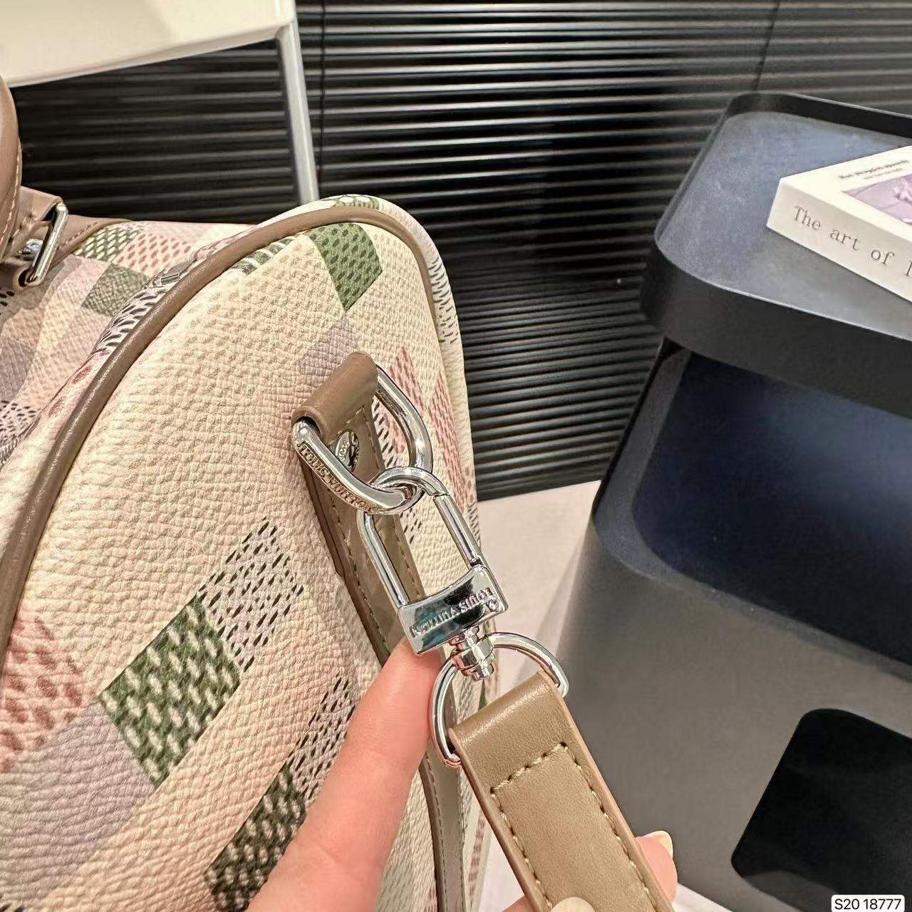 LV チェッカーボード トラベルバッグ【50％割引+送料無料】