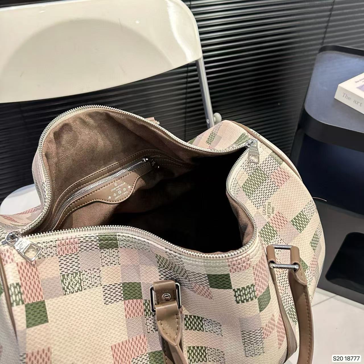 LV チェッカーボード トラベルバッグ【50％割引+送料無料】