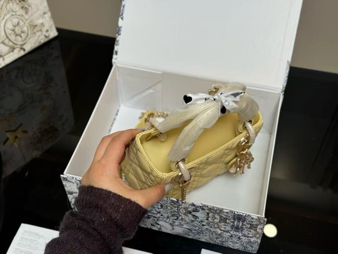 DI0R lady黄色のハンドバッグ【50％割引+送料無料】