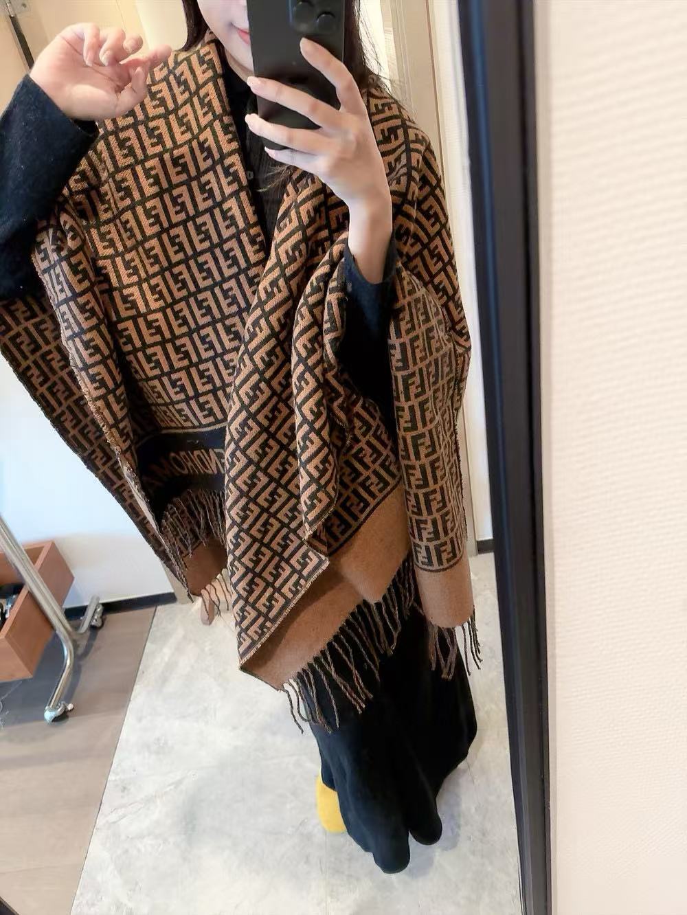 FEND1 タッセルカシミヤスカーフ【50％割引+送料無料】