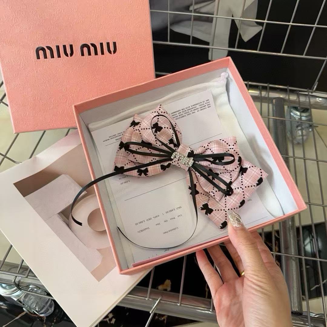 M1UM1U バウのヘアクリップ【50％割引+送料無料】