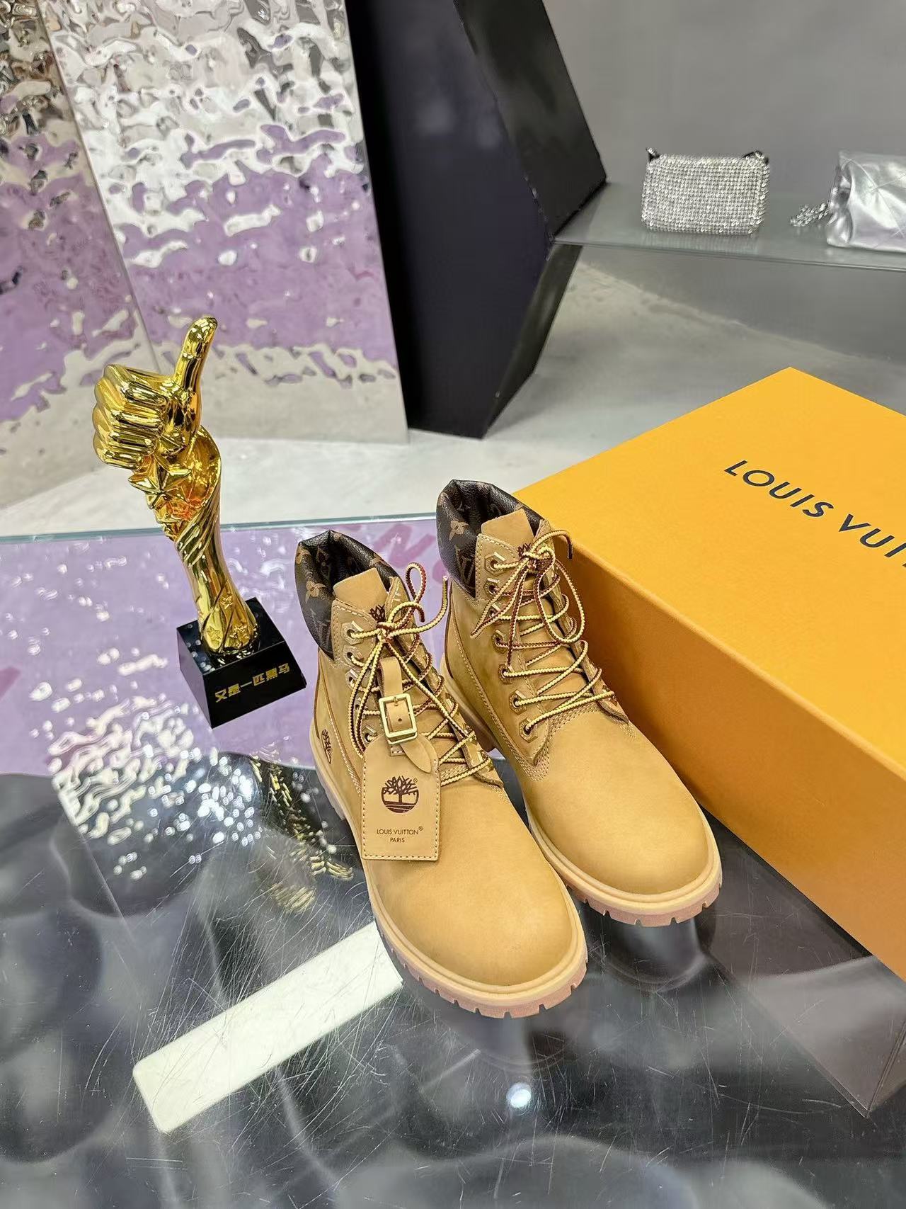 LV高品質シンプルなレースアップマーティンブーツ【50％割引+送料無料】