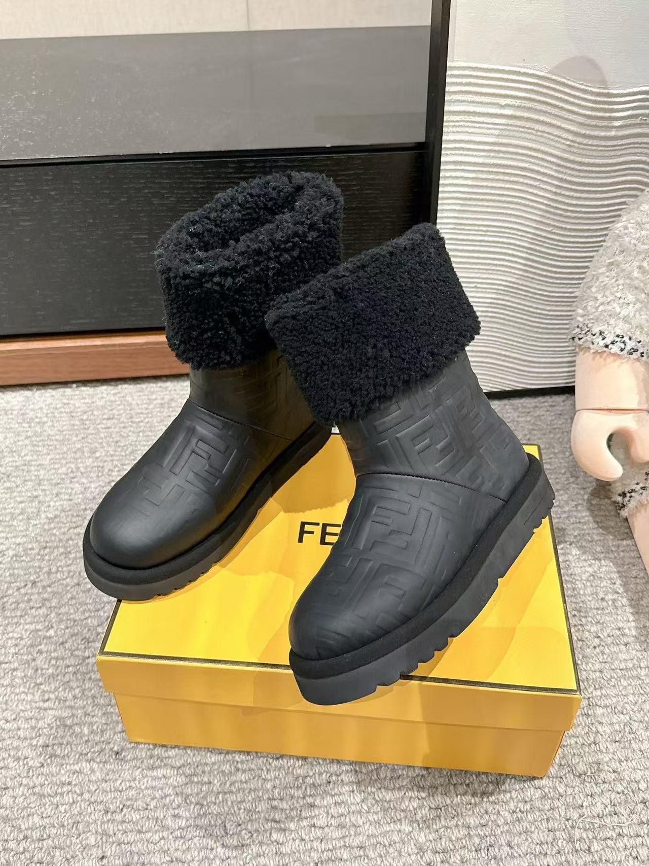 FENDI 高品質ラムスキン スノーブーツ【50％割引+送料無料】