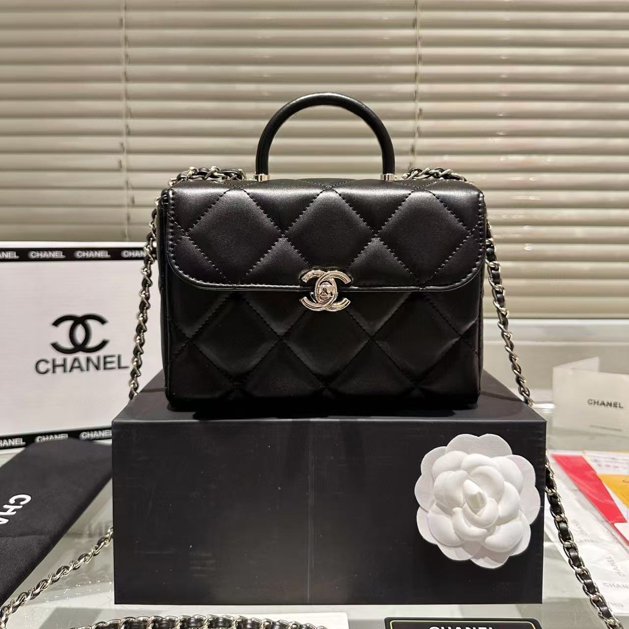 CHANE1 チェーンハンドバッグ【50％割引+送料無料】