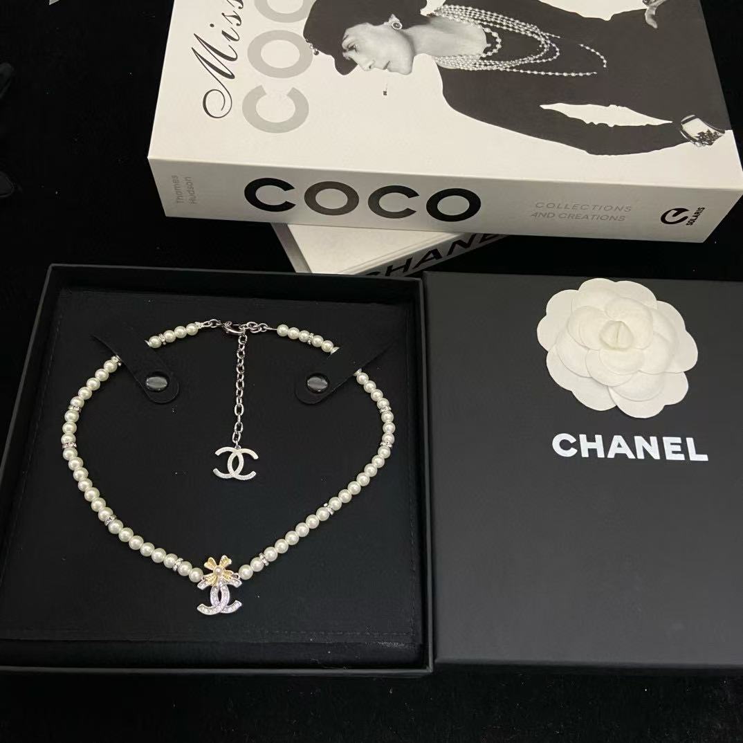 CHANE1 四つ葉のクローバー ダブルCロゴ パールネックレス【50％割引+送料無料】