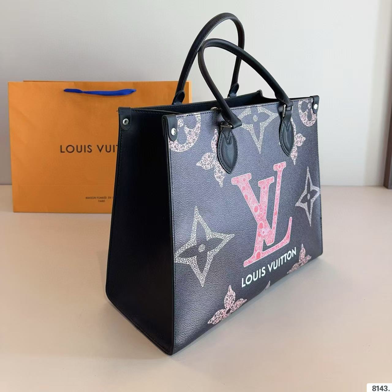 ＬＯＵＩＳ ＶＵＩＴＴＯＮ刺繍入りジャングルトート【50％割引+送料無料】