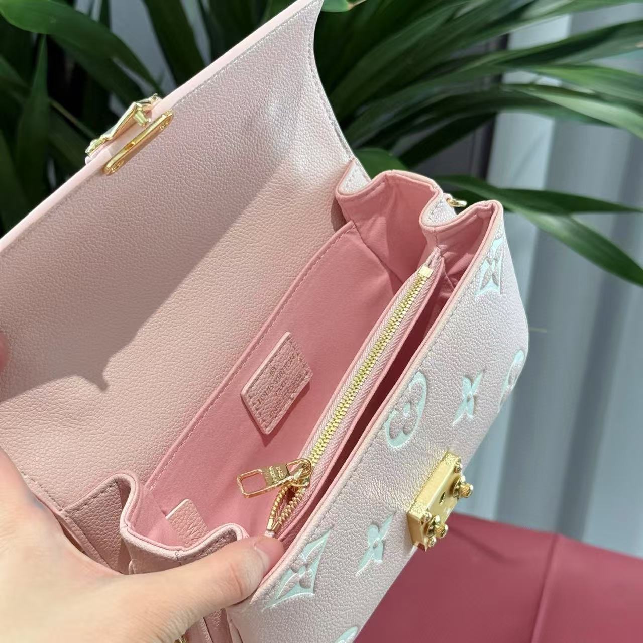 ＬＯＵＩＳ ＶＵＩＴＴＯＮチェーンバッグ【50％割引+送料無料】