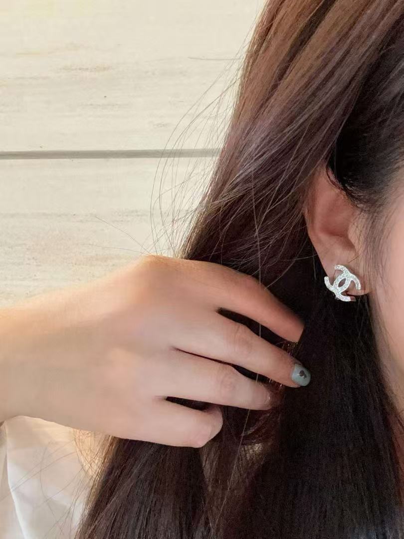 CHANE1 ダブルC シンプルイヤリング【50％割引+送料無料】