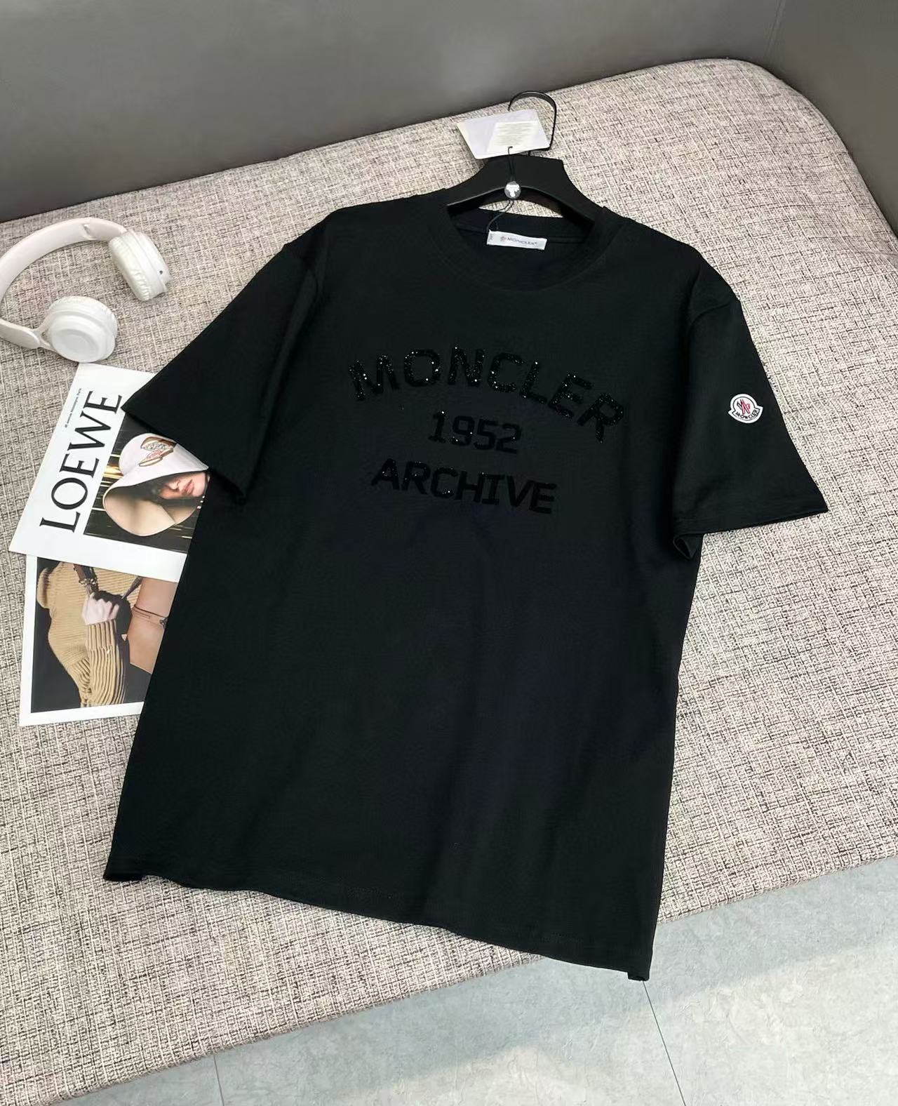 MONCLER シンプルフロッキングレタープリントTシャツ【50％割引+送料無料】