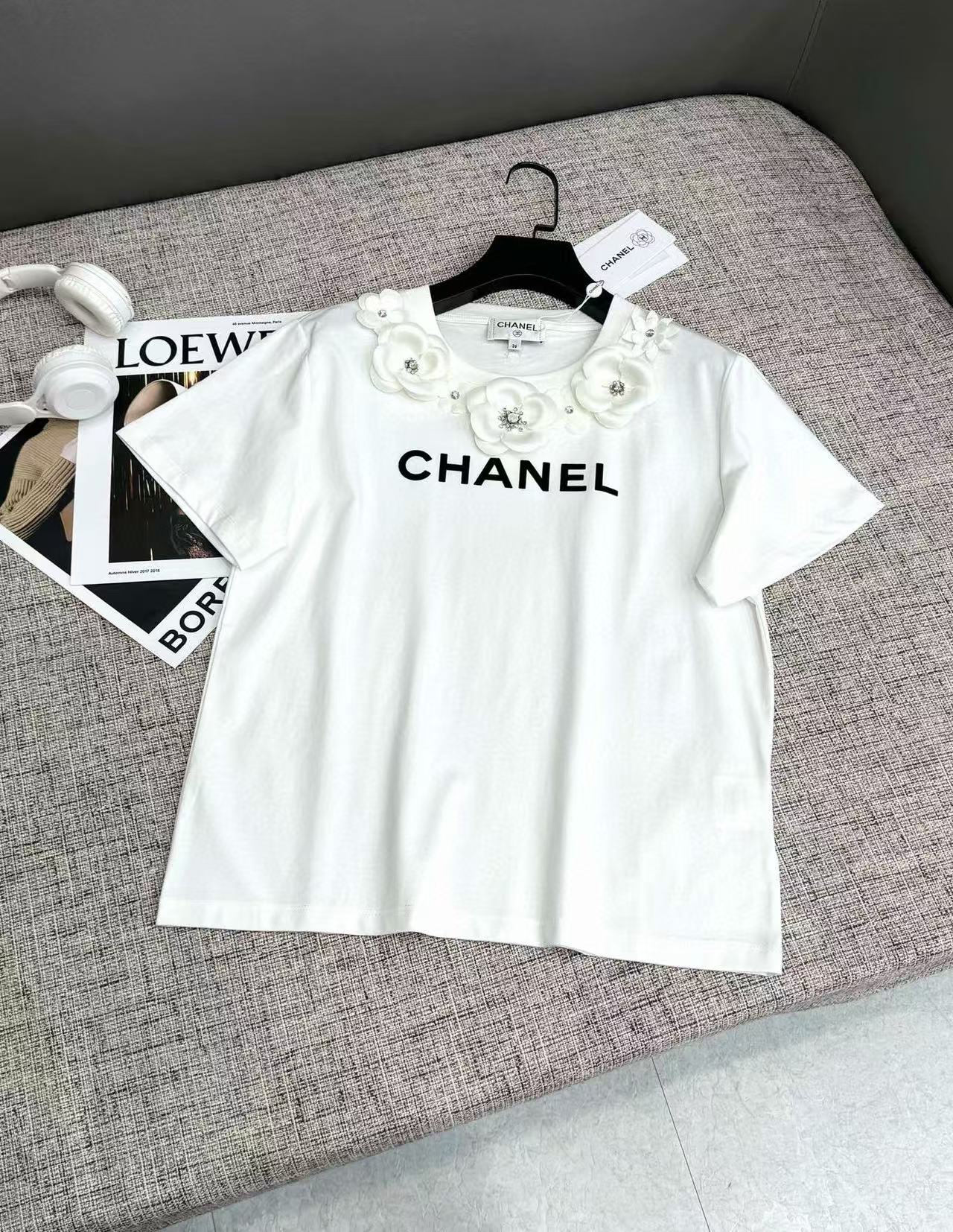 CHANE1 3DフラワーTシャツ【50％割引+送料無料】