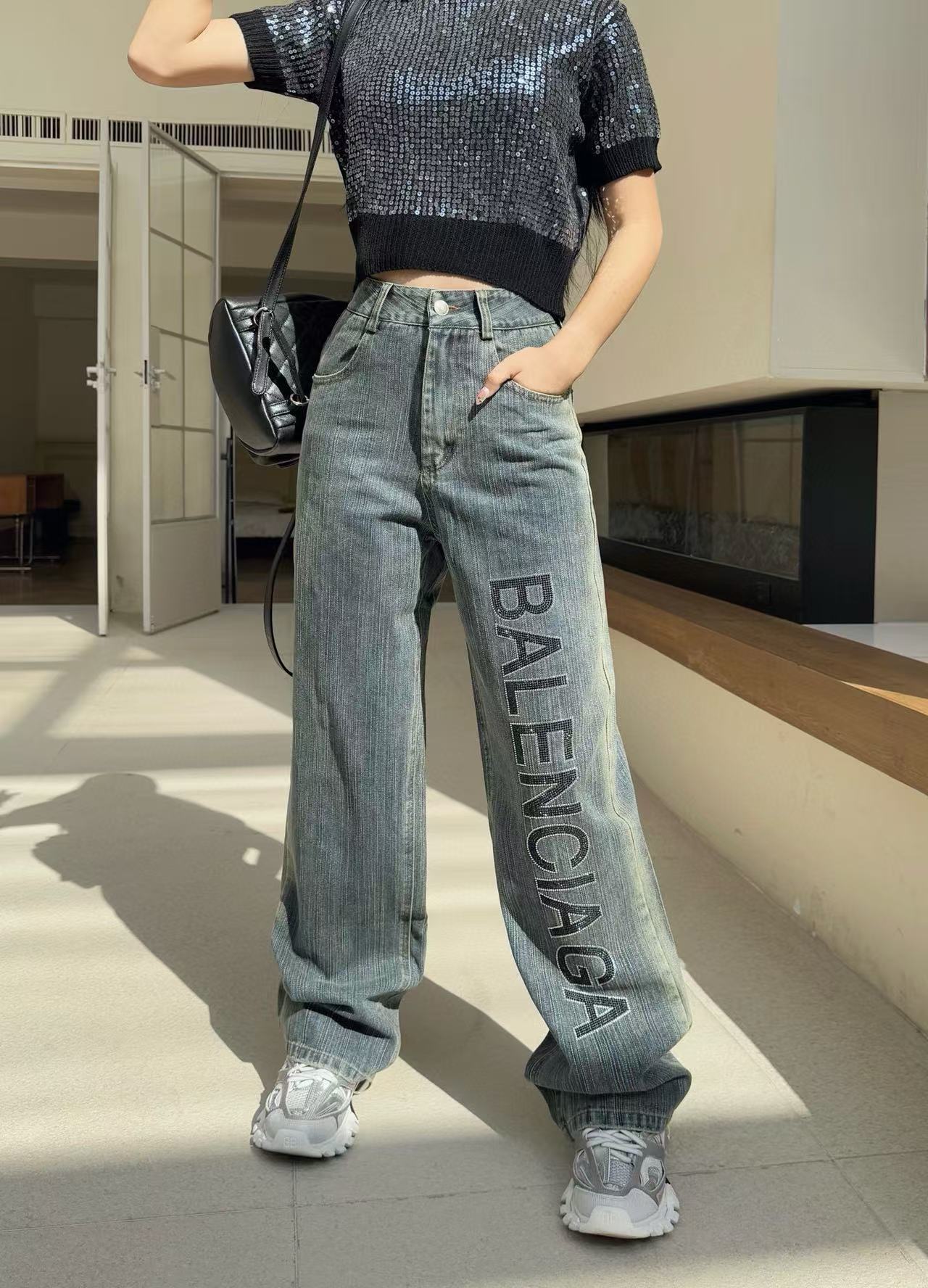 BALENC1AG ラインストーン文字入りジーンズ【50％割引+送料無料】