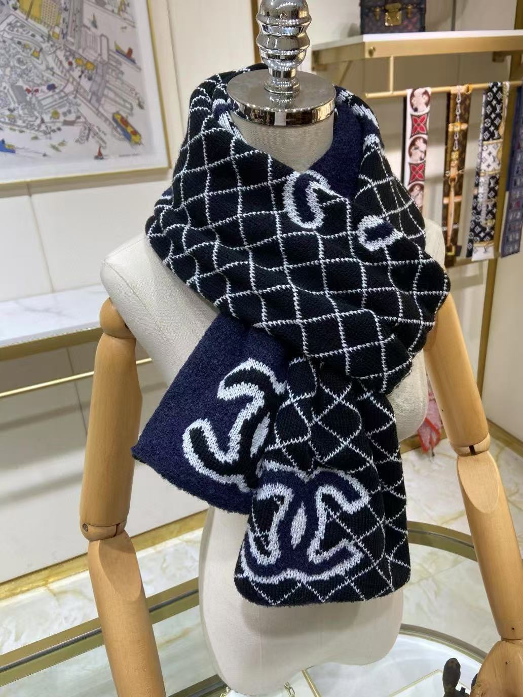 CHANE1 フルロゴ入りカシミアスカーフ【 50％割引+送料無料】