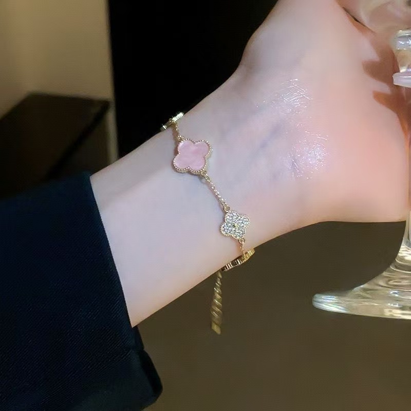 Van ceef & Arpels ピンク 5 輪フラワー ブレスレット【50％割引+送料無料】