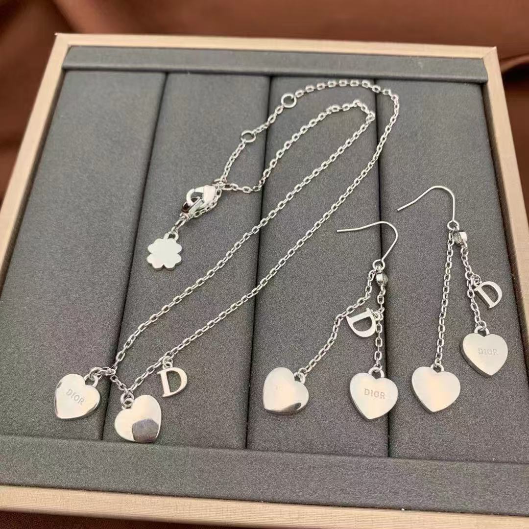DI0R ハートピアス+ネックレス 2点セット【50％割引+送料無料】