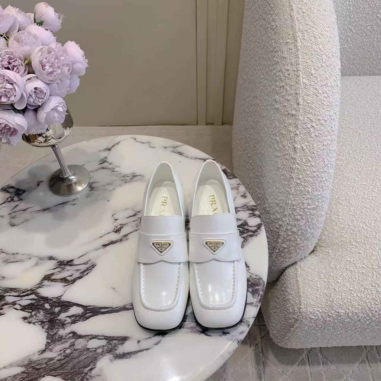 PR4DA 高品質トライアングルロゴローヒール【50％割引+送料無料】