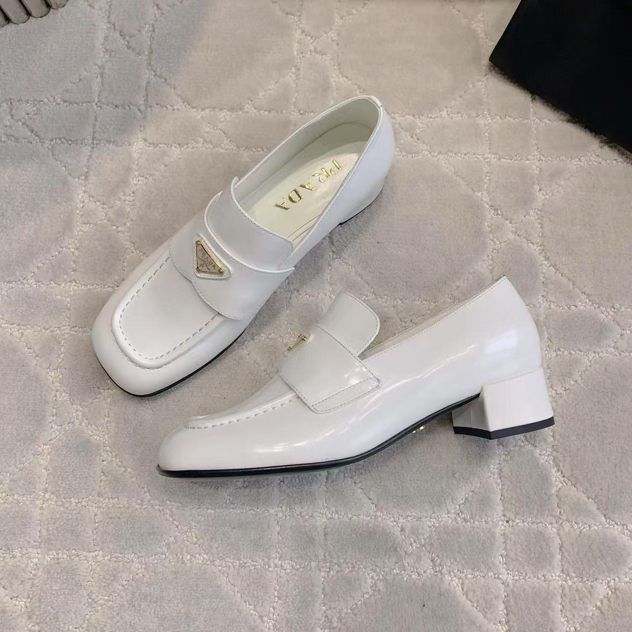 PR4DA 高品質トライアングルロゴローヒール【50％割引+送料無料】