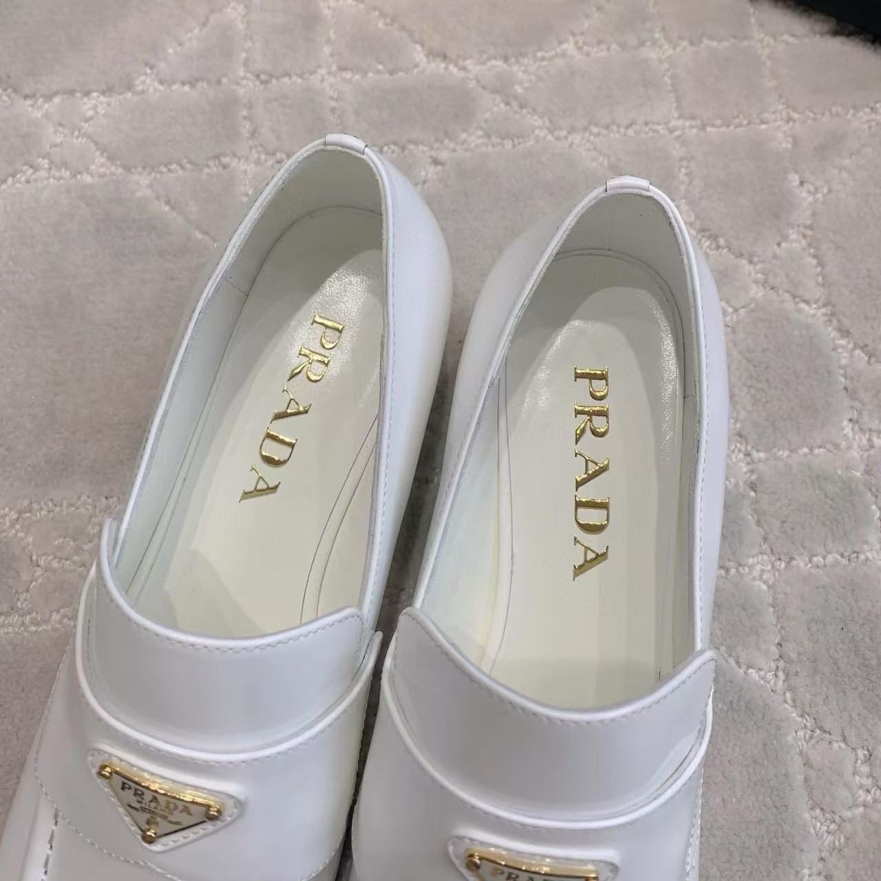 PR4DA 高品質トライアングルロゴローヒール【50％割引+送料無料】