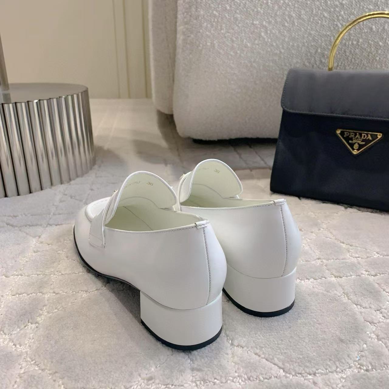 PR4DA 高品質トライアングルロゴローヒール【50％割引+送料無料】