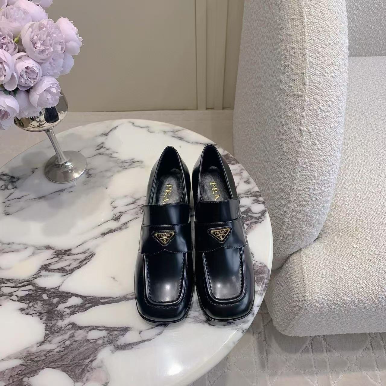 PR4DA 高品質トライアングルロゴローヒール【50％割引+送料無料】