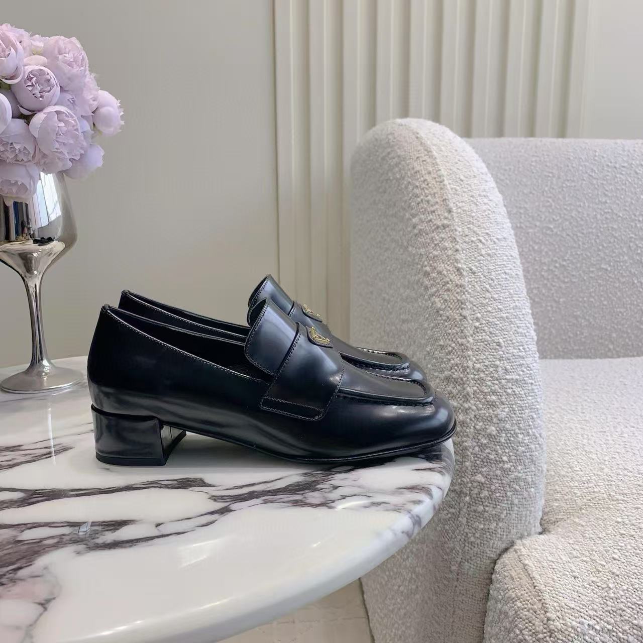 PR4DA 高品質トライアングルロゴローヒール【50％割引+送料無料】