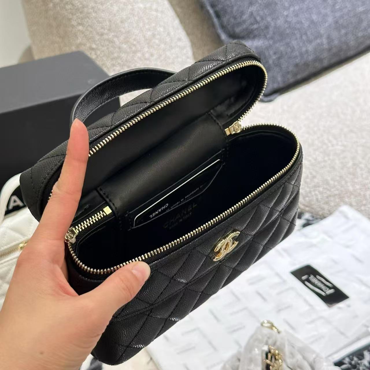 CHANE1 キャビアチェーンハンドバッグ【50％割引+送料無料】