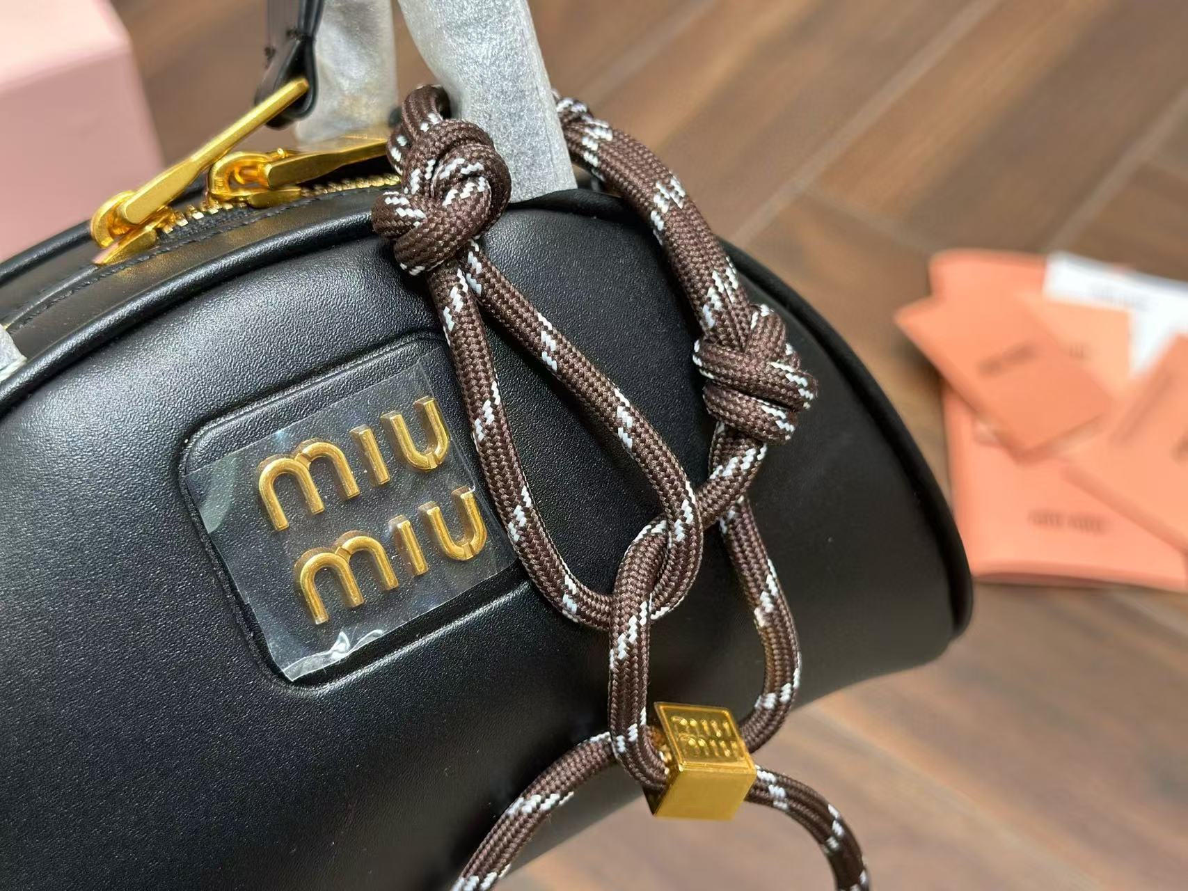 M1UM1U ハーフラウンドトートバッグ【50％割引+送料無料】