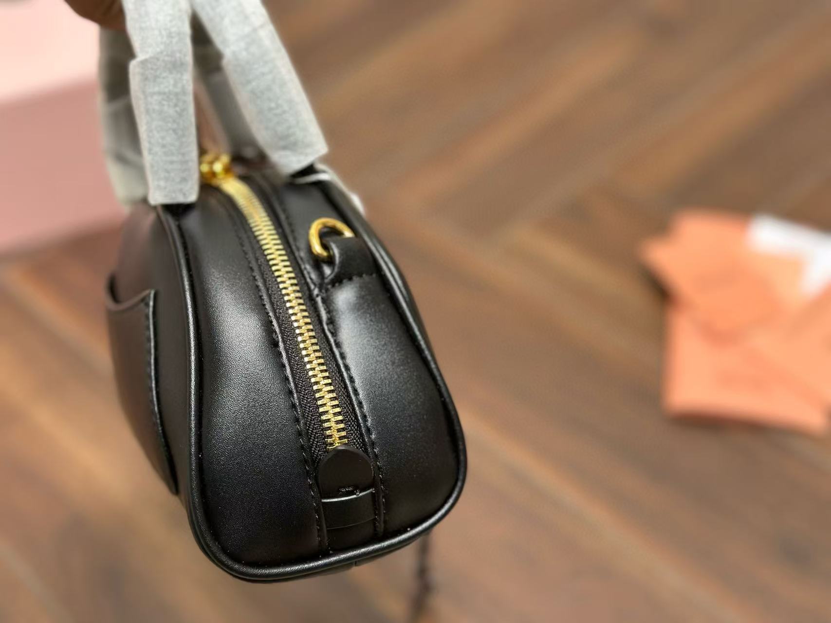 M1UM1U ハーフラウンドトートバッグ【50％割引+送料無料】