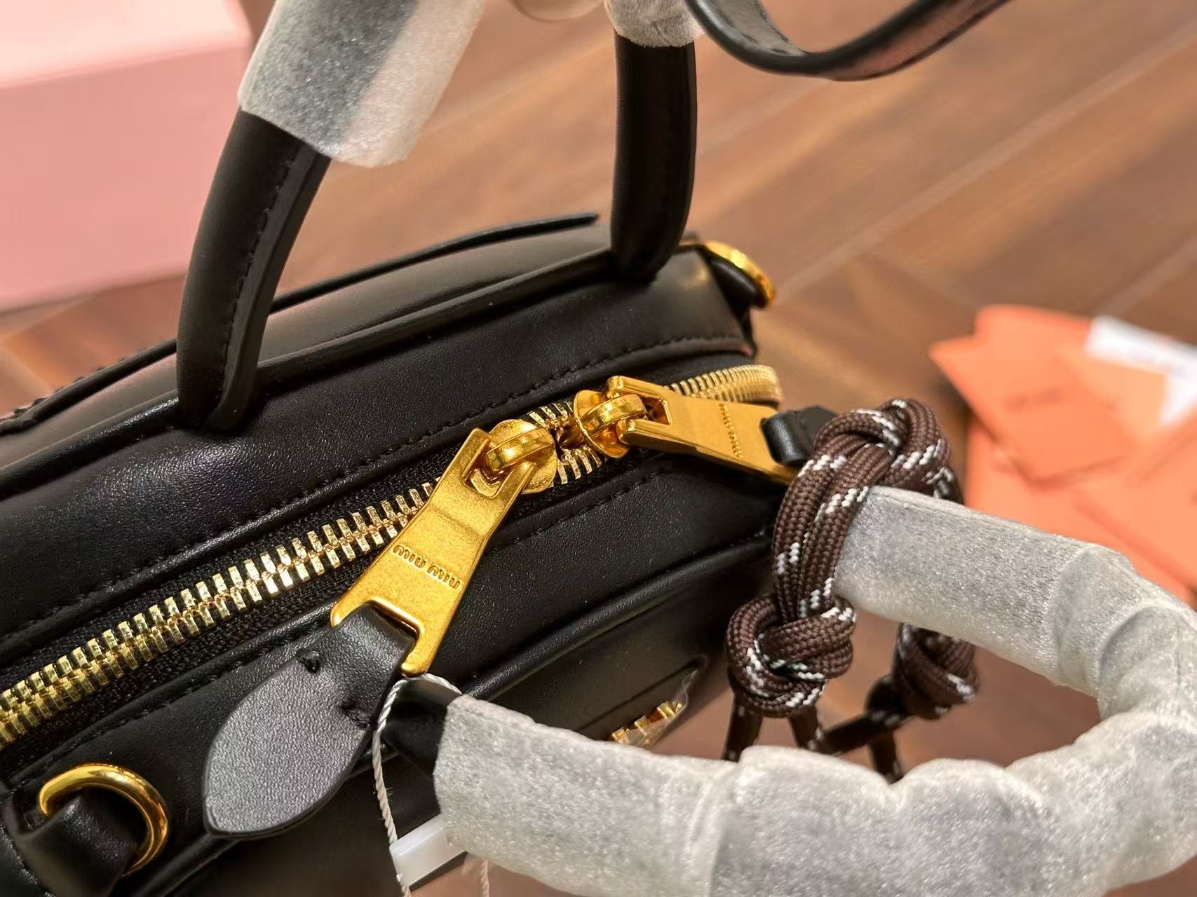 M1UM1U ハーフラウンドトートバッグ【50％割引+送料無料】