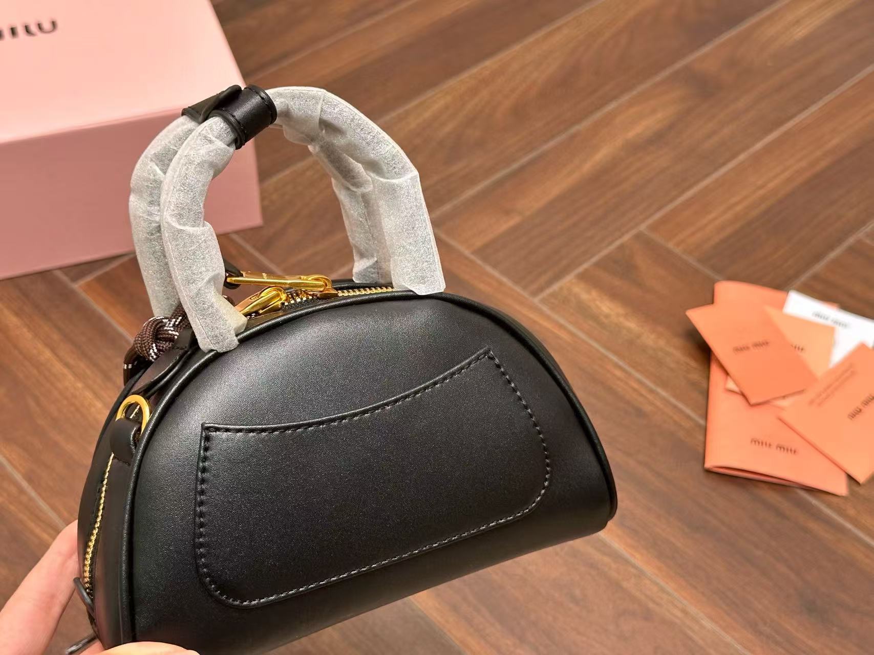 M1UM1U ハーフラウンドトートバッグ【50％割引+送料無料】