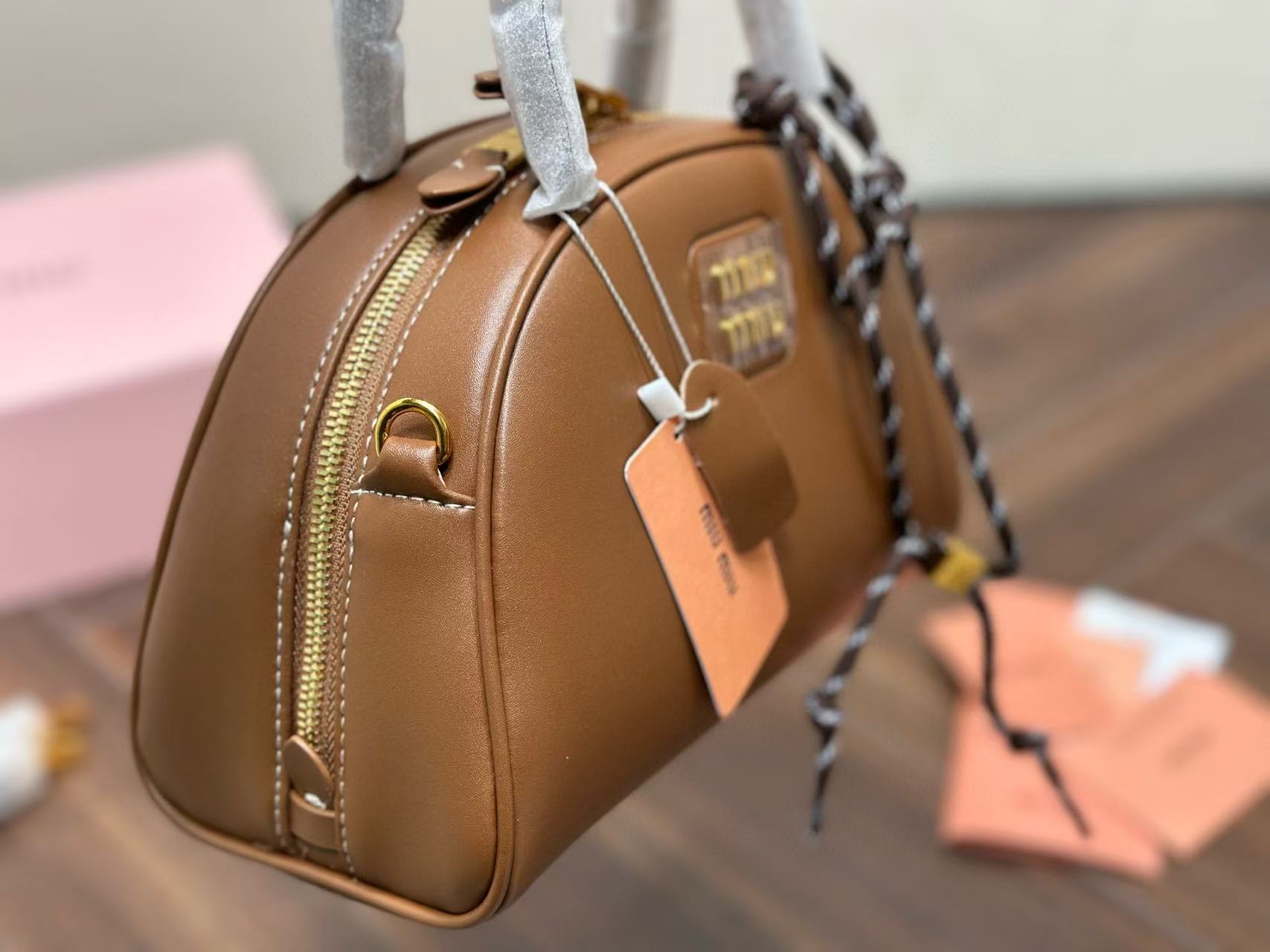 M1UM1U ハーフラウンドトートバッグ【50％割引+送料無料】