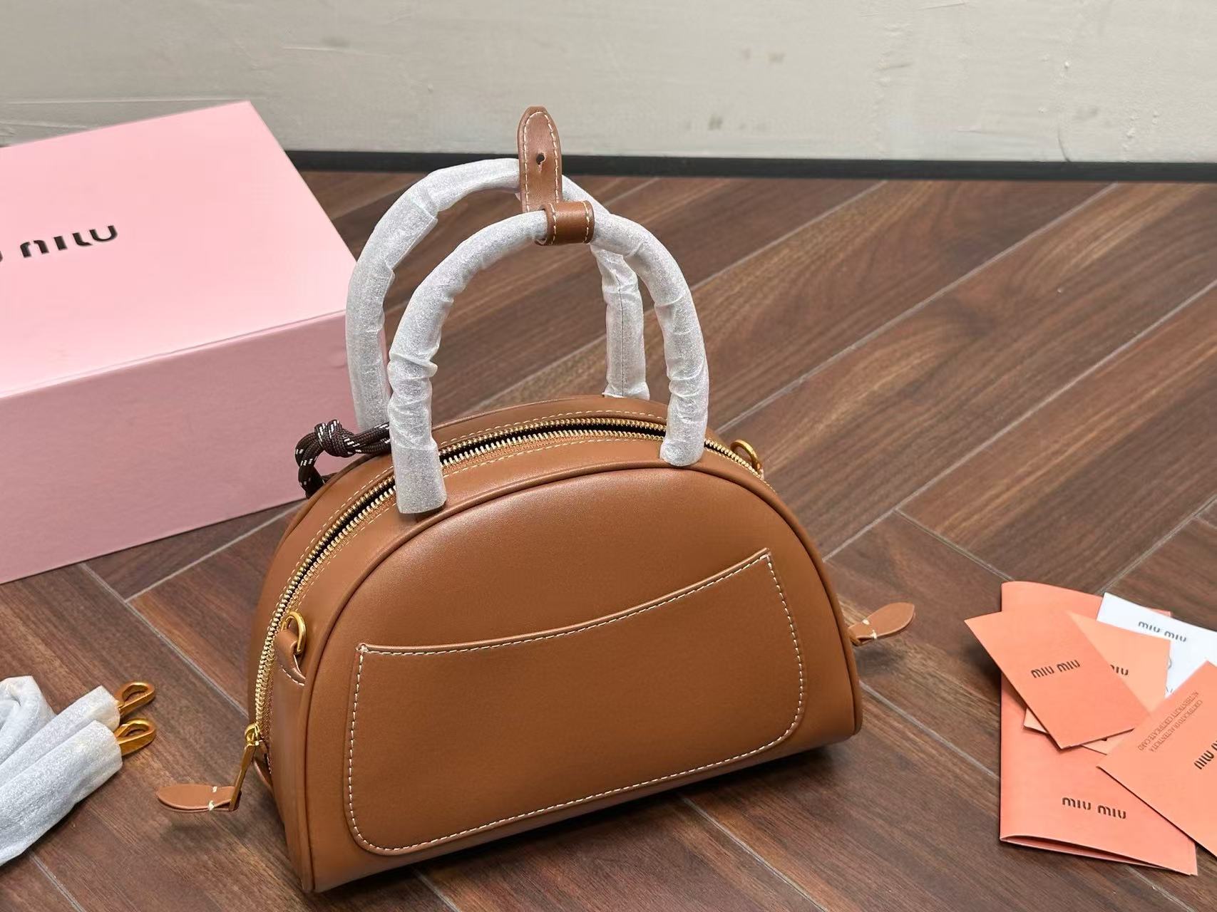 M1UM1U ハーフラウンドトートバッグ【50％割引+送料無料】