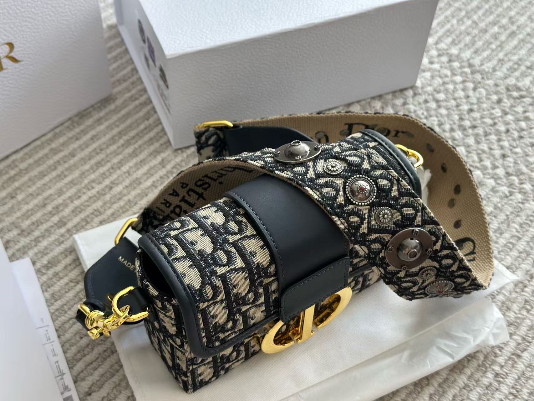 DI0R mini老眼向けクロスボディバッグ【50％割引+送料無料】