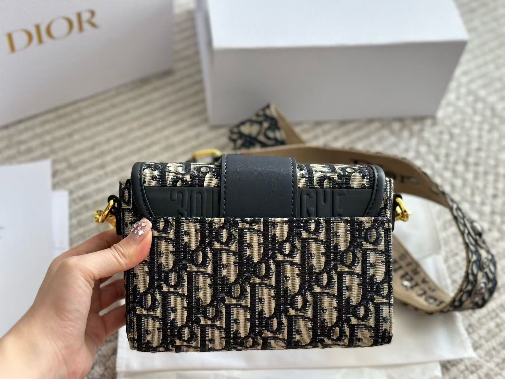 DI0R mini老眼向けクロスボディバッグ【50％割引+送料無料】