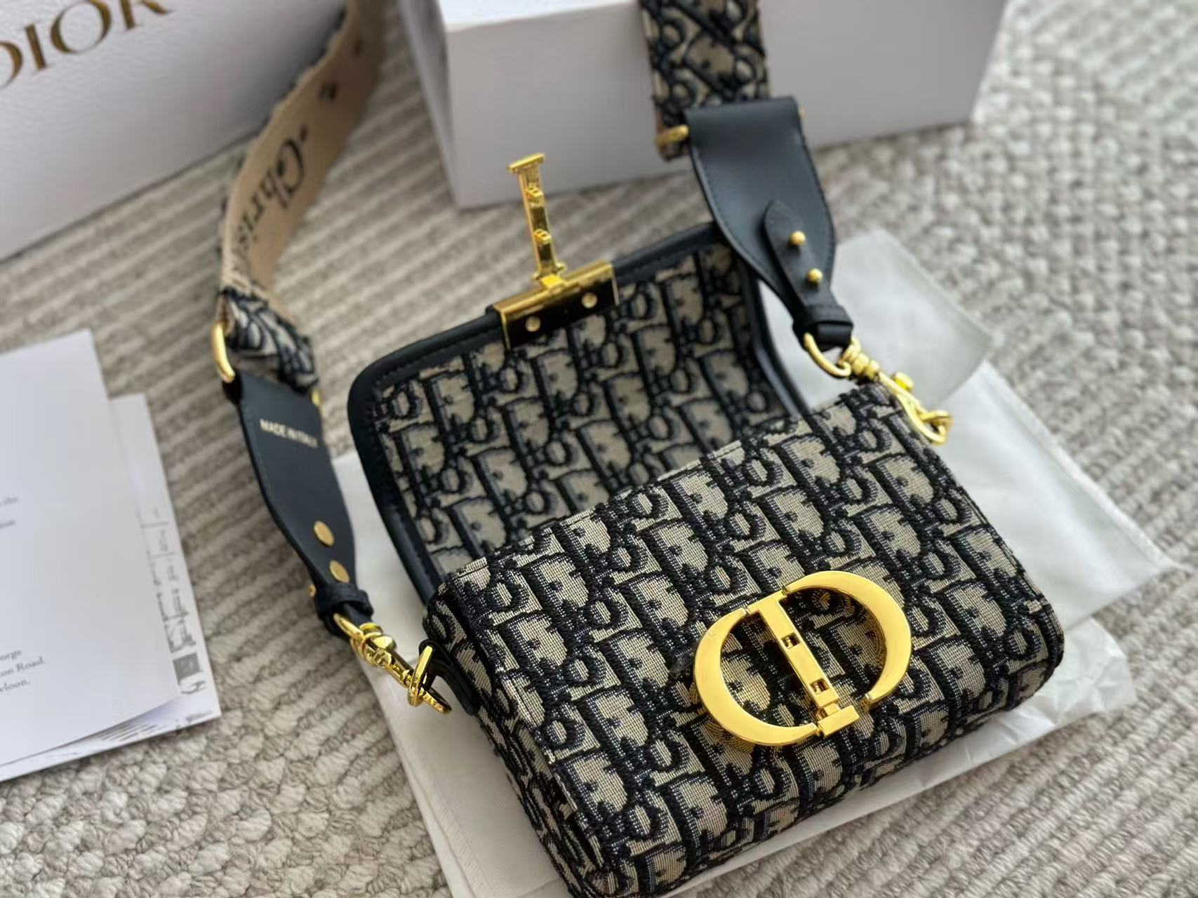 DI0R mini老眼向けクロスボディバッグ【50％割引+送料無料】