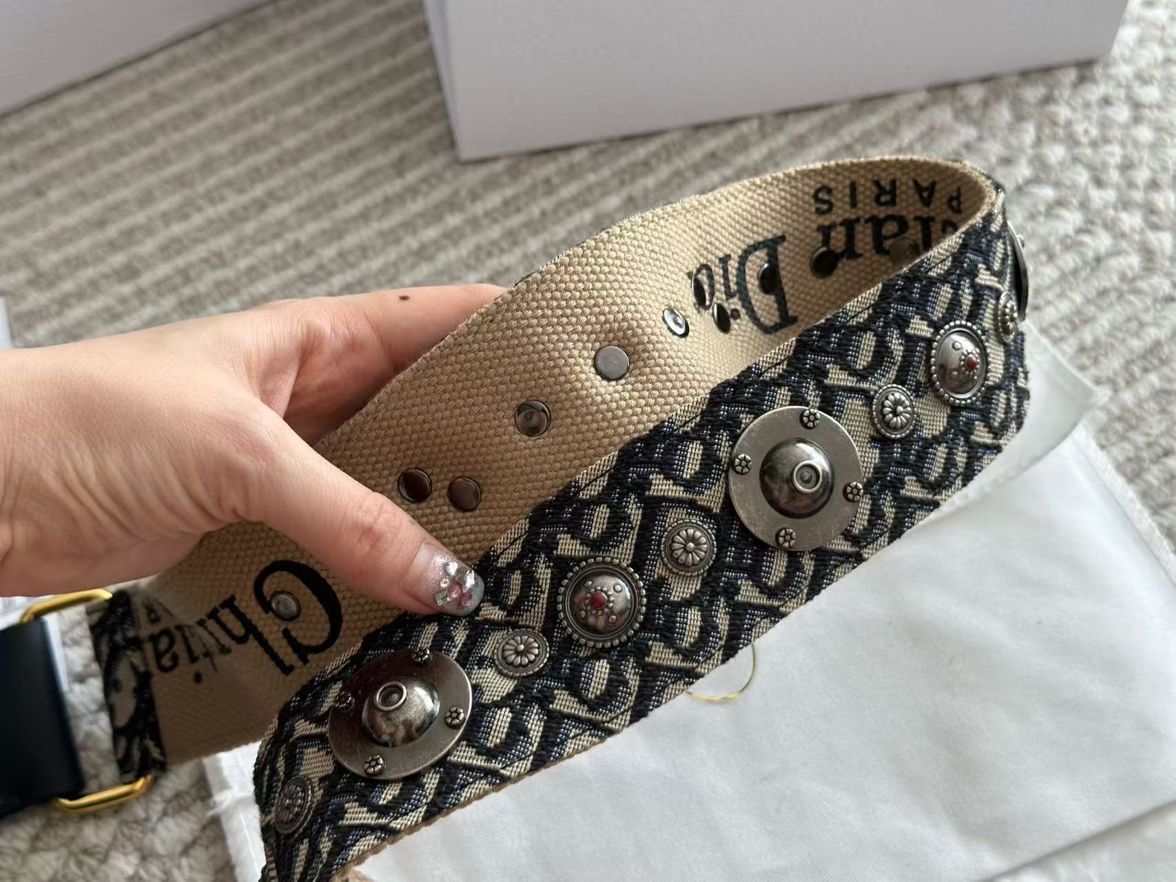 DI0R mini老眼向けクロスボディバッグ【50％割引+送料無料】