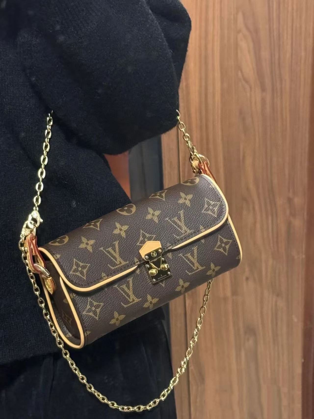 LV camilleチェーンバッグ【50％割引+送料無料】