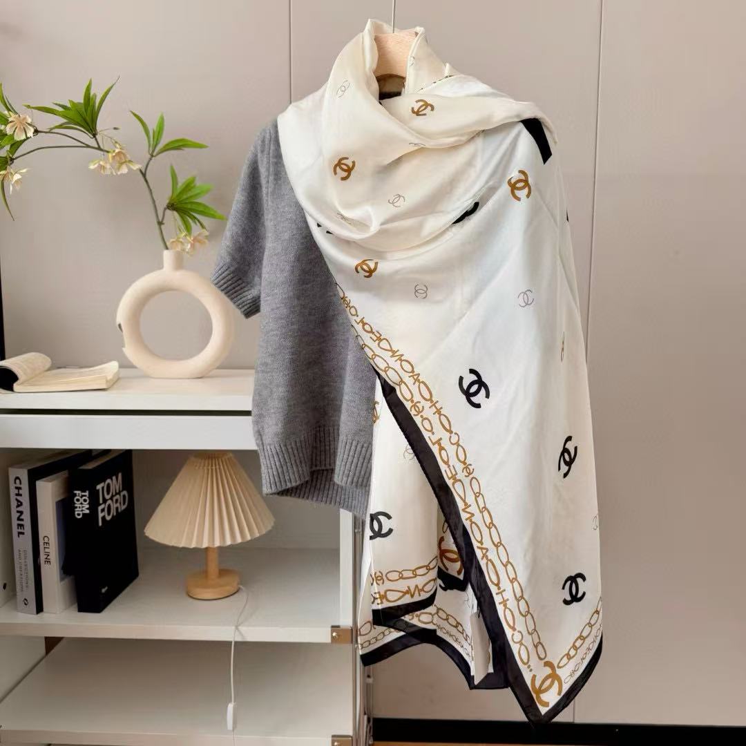 CHANE1 フルロゴ シルクスカーフ【50％割引+送料無料】