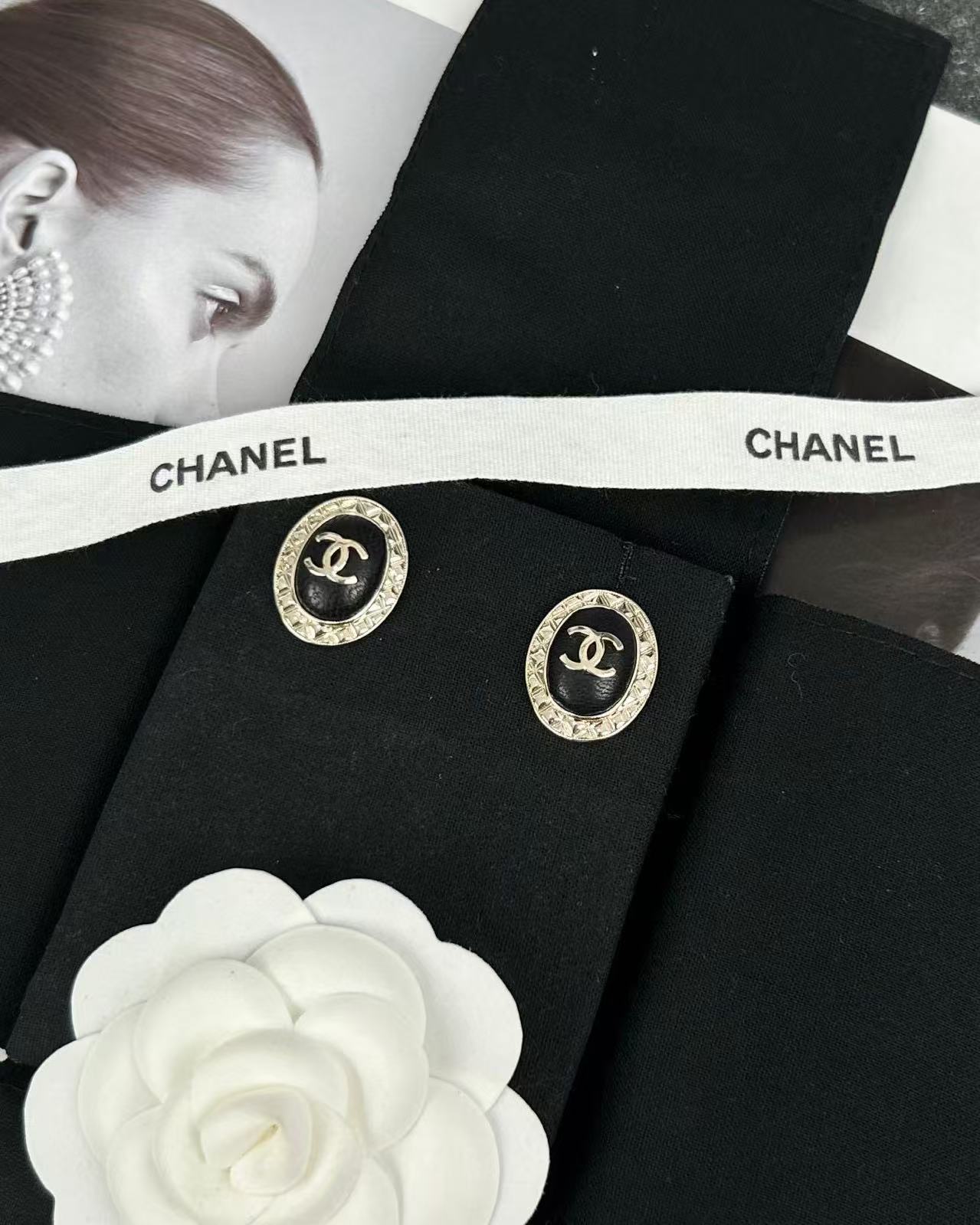 CHANE1 オーバルイヤリング【 50％割引+送料無料】