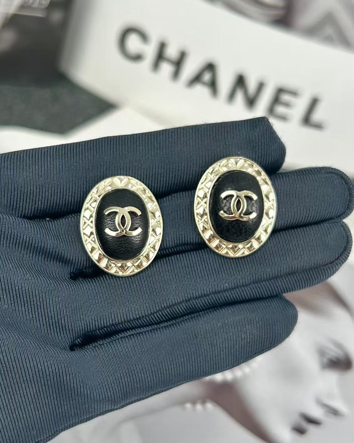 CHANE1 オーバルイヤリング【 50％割引+送料無料】