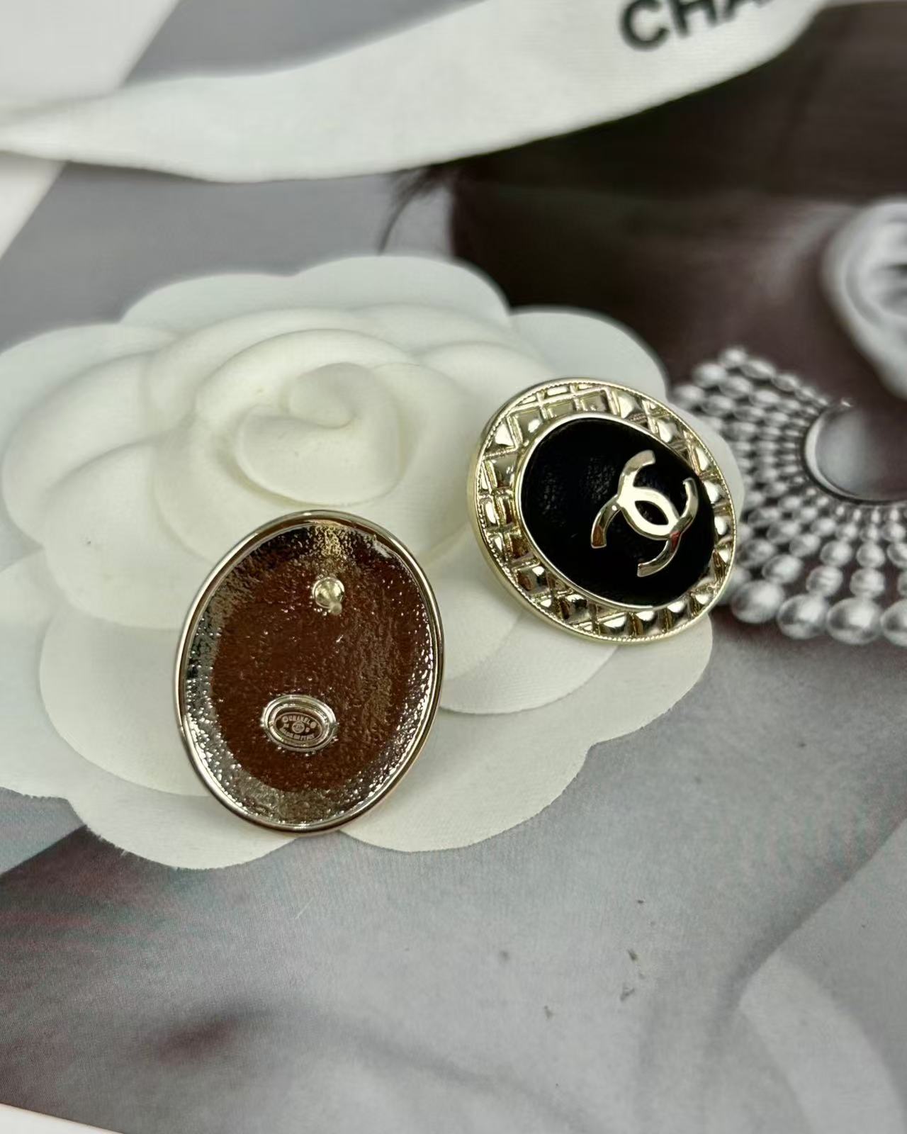 CHANE1 オーバルイヤリング【 50％割引+送料無料】