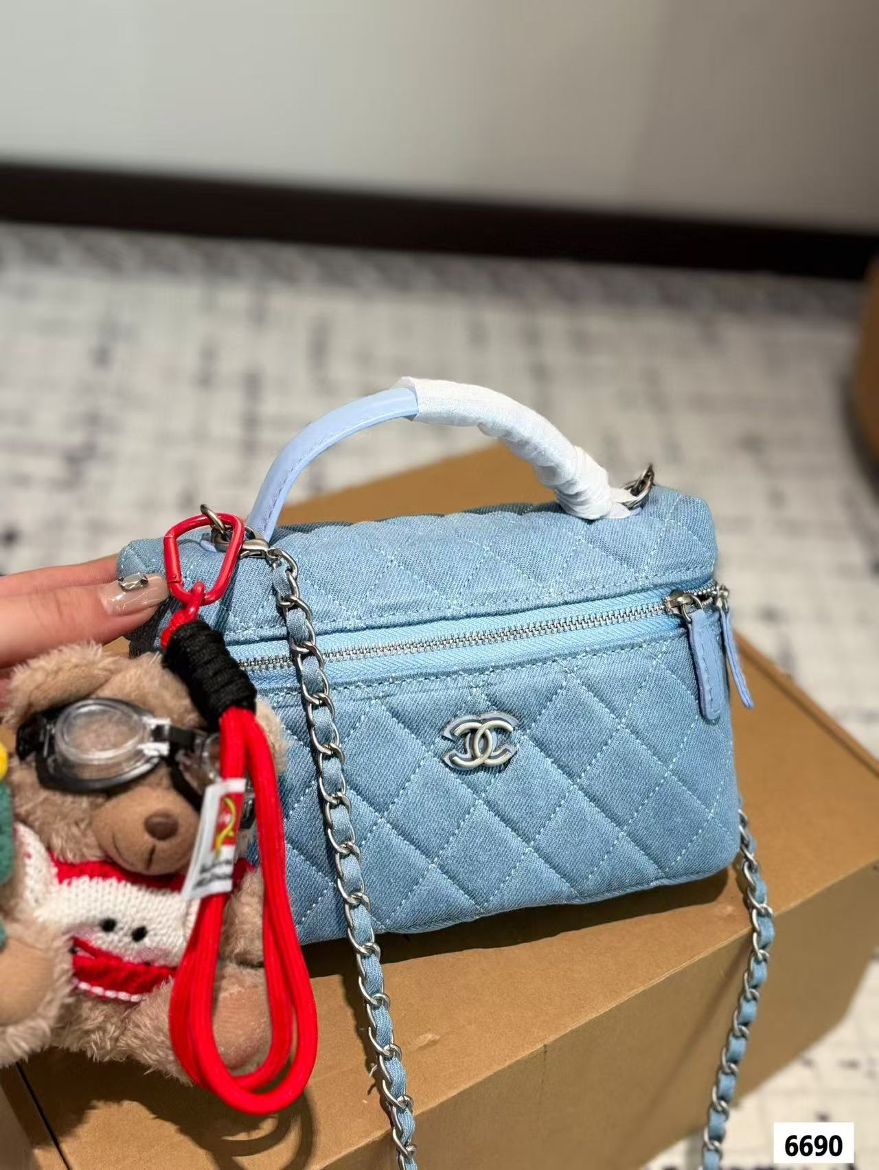 CHANE1 デニムコスメポーチ【 50％割引+送料無料】