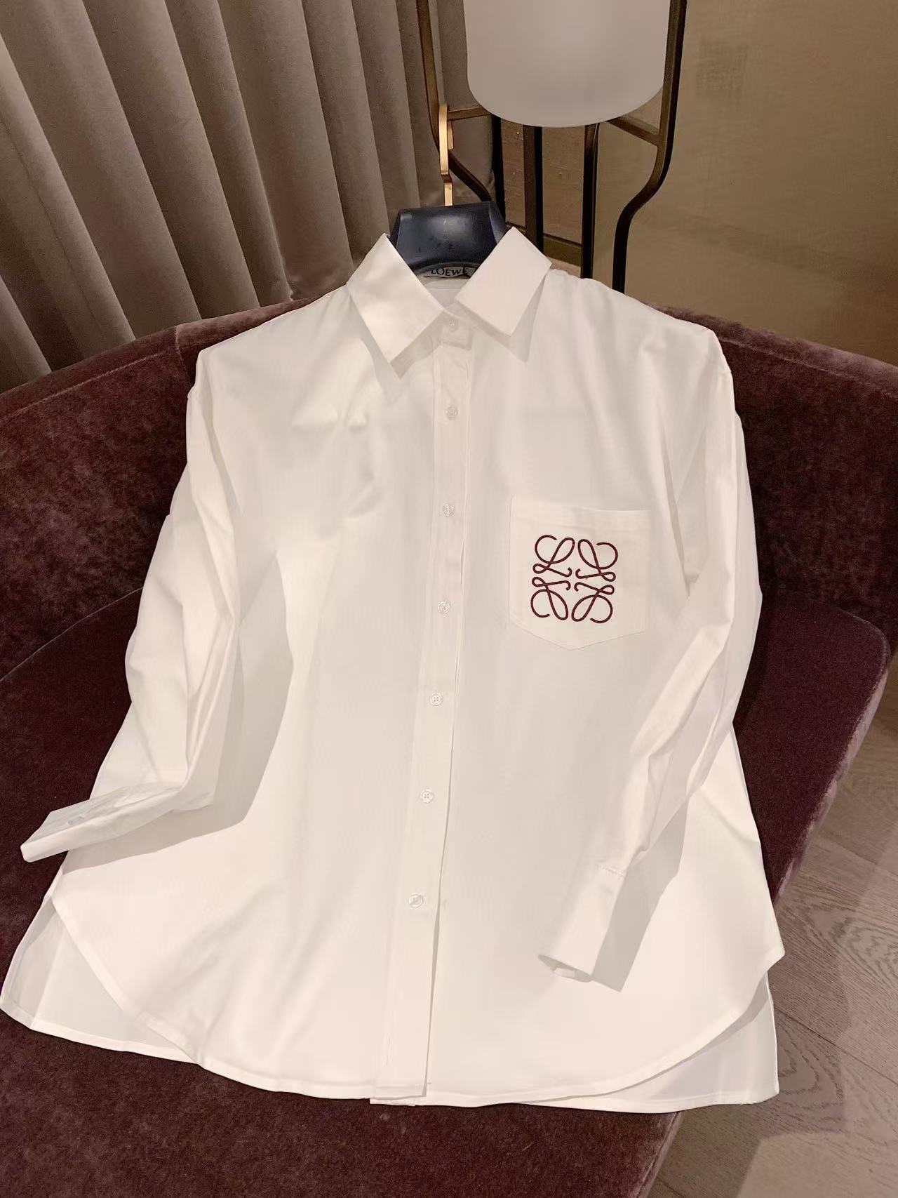 L0WEW 刺繍入りルーズシャツ【 50％割引+送料無料】