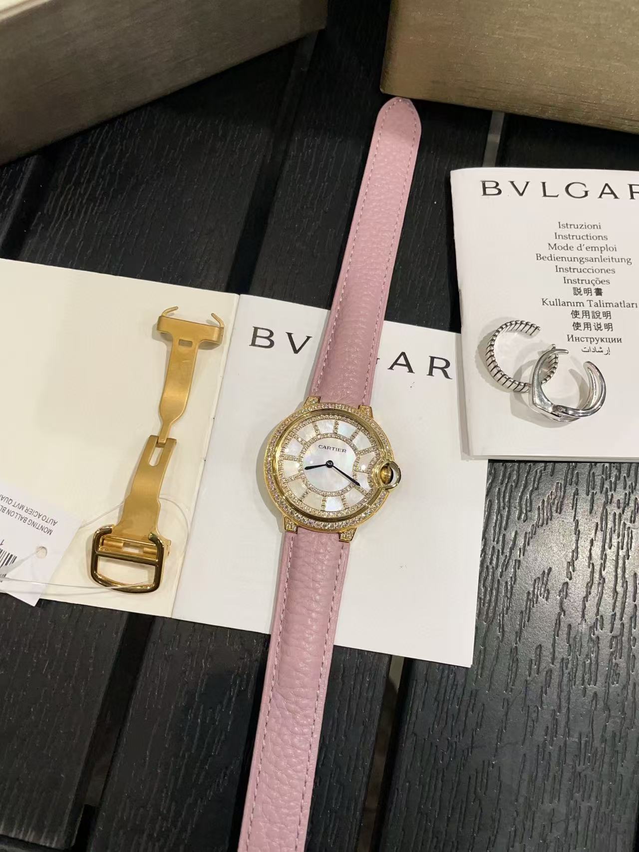 CART1ERブルーバルーンダイヤモンドレディースウォッチ【50％割引+送料無料】