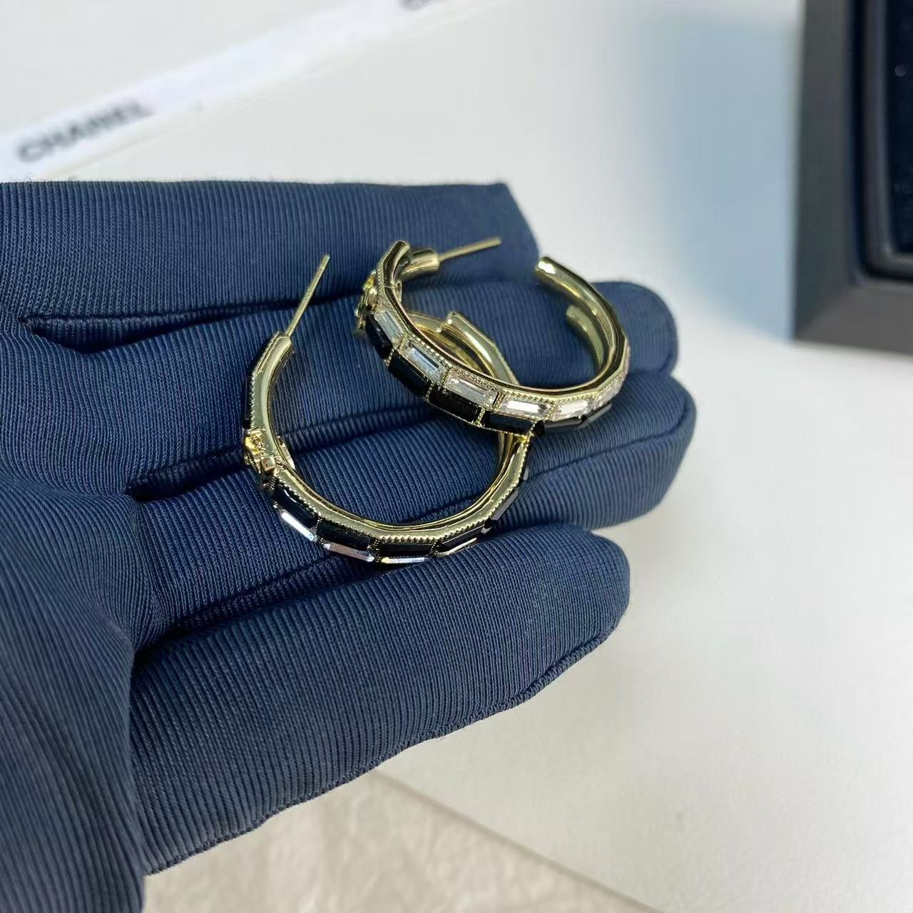 CHANE1 ブラック＆ホワイト スクエア ダイヤモンド イヤリング【 50％割引+送料無料】