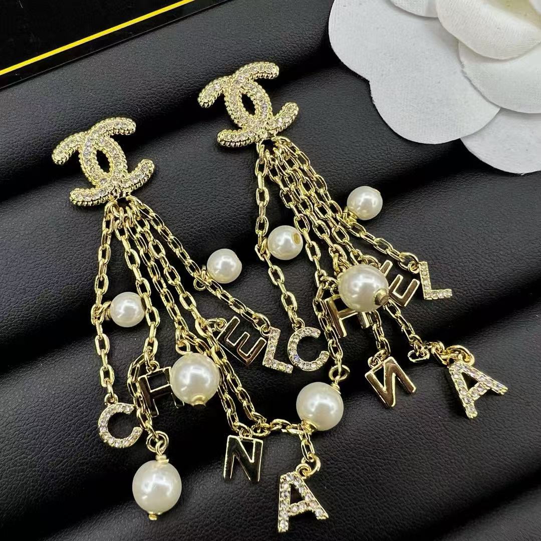 CHANE1 タッセルパールイヤリング【 50％割引+送料無料】