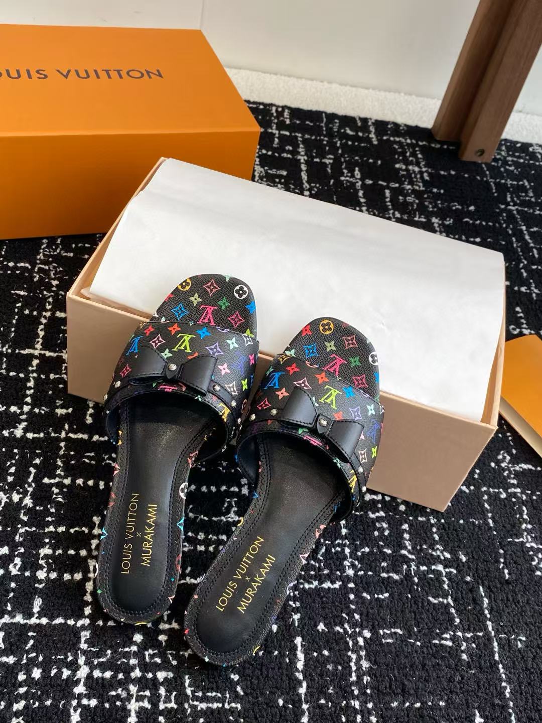 LV 高品質ボウシープスキンスリッパ【50％割引+送料無料】